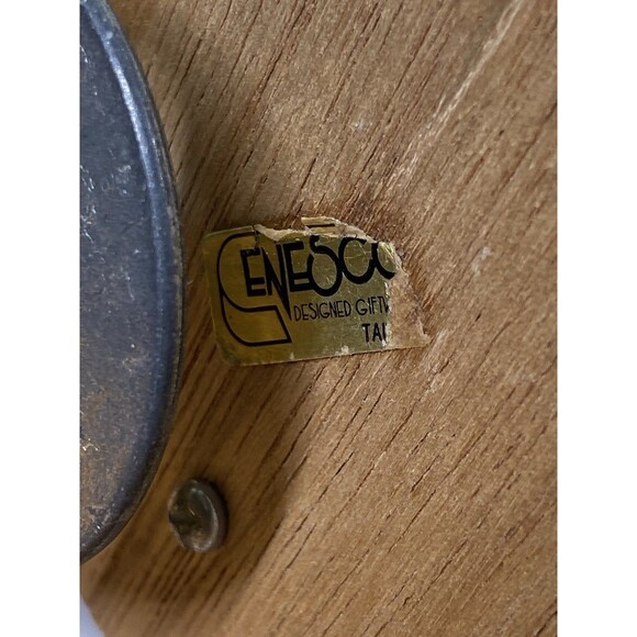 Vtg Enesco Little Girl Red Coat Porcelain Music Box Figurine Winter Wonderland - Picture 8 of 10